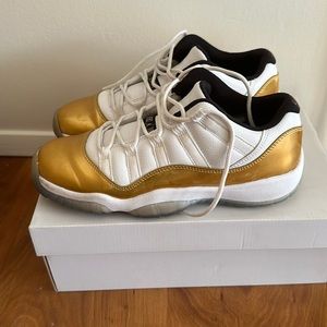 Air Jordan 11 retro low Gold